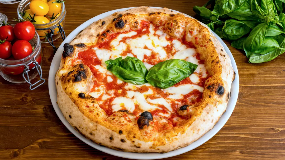 3 PEYNİRLİ PİZZA